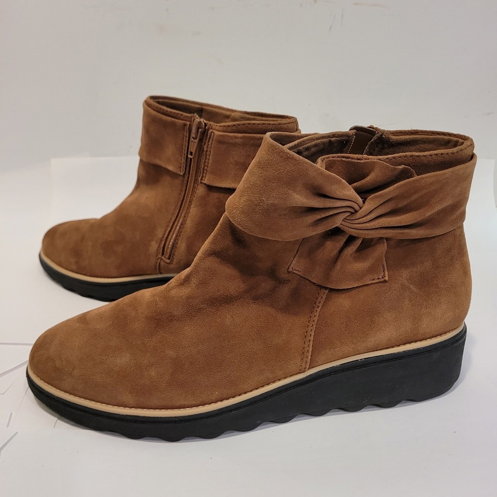 Clarks‎ Sharon Salon Dark Tan Suede Bow Ankle Boots Wedge Boots 261473714085 11M